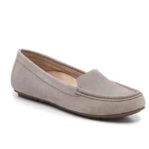 Vionic Debbie gray suede driving mocs / loafers Size 9.5